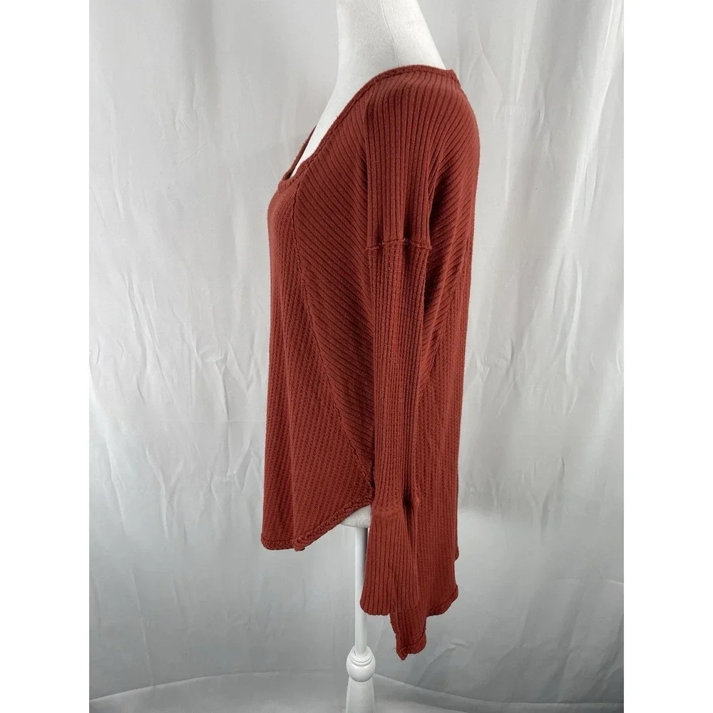 Free People Ventura Thermal Top in a Orange red waffle knit high-low hem Medium